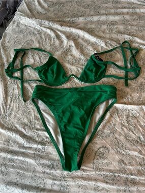 Missguided Emerald Green Strappy Underwire Bikini Set